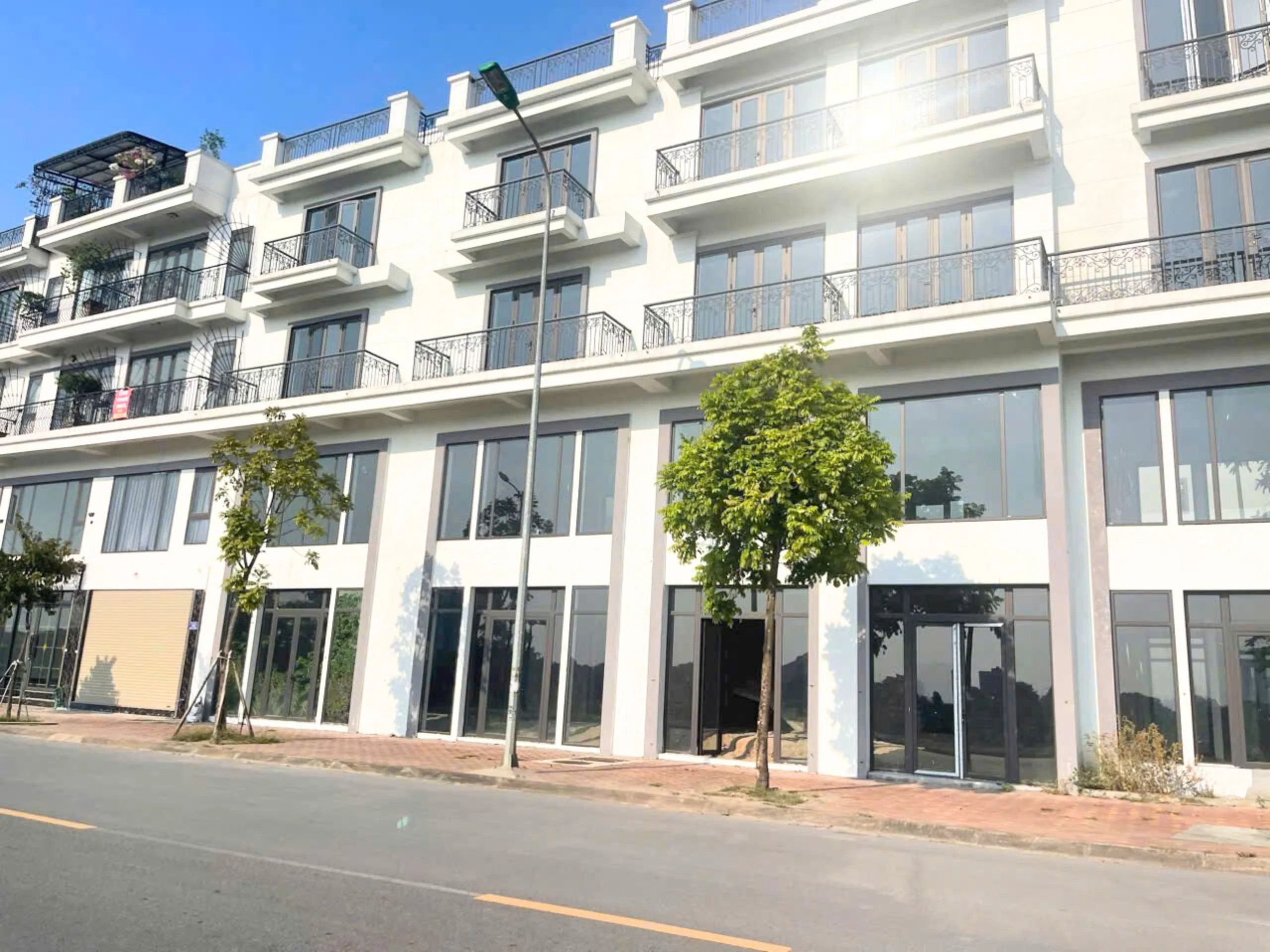 Bán Shophouse tại Gia Lâm sở hữu lâu dài 80,6m2/MT 5m/ nhà thô 5 tầng dự án Metro Politan 1 2