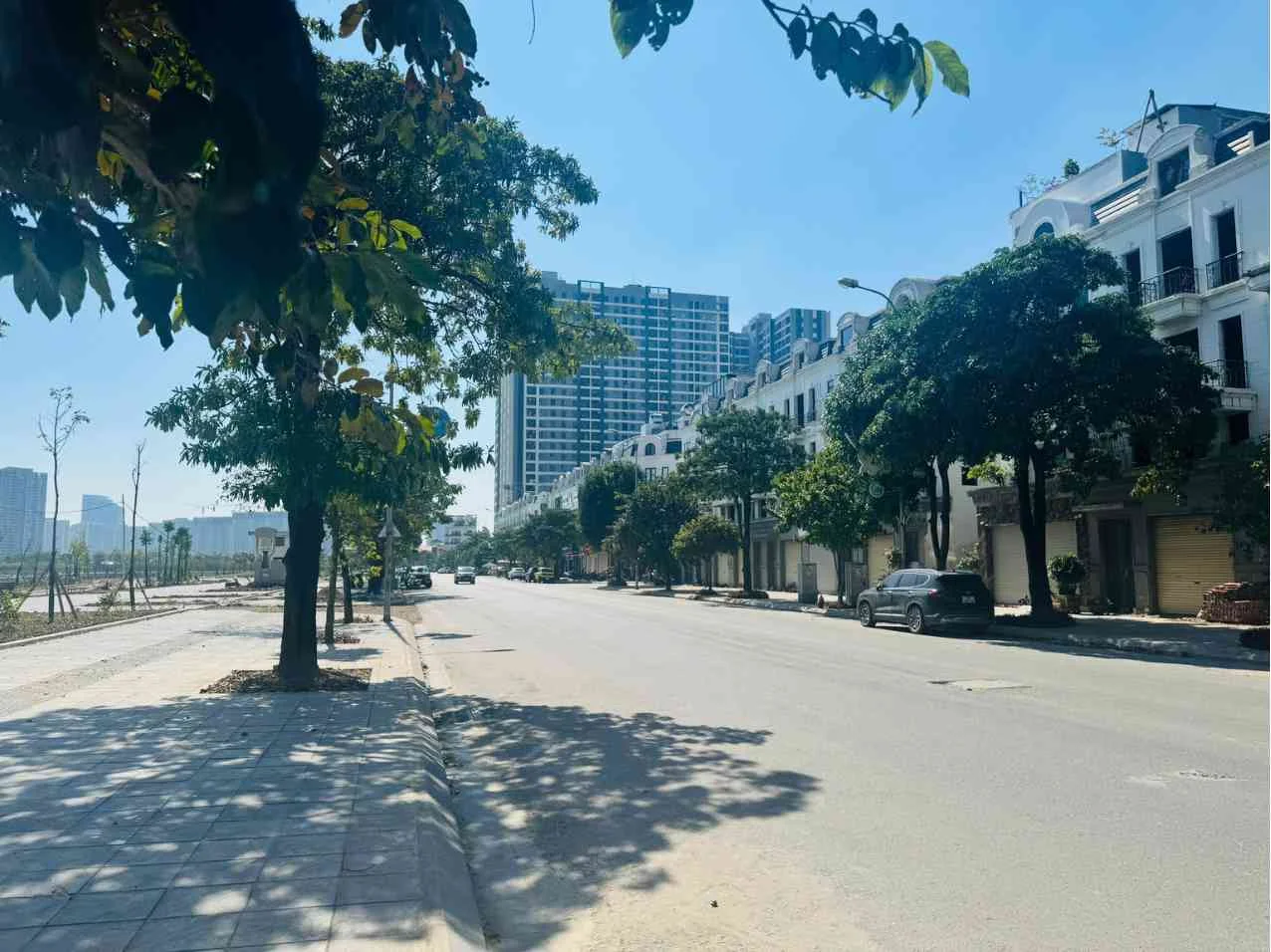 Bán nhà view hồ Gia Lâm