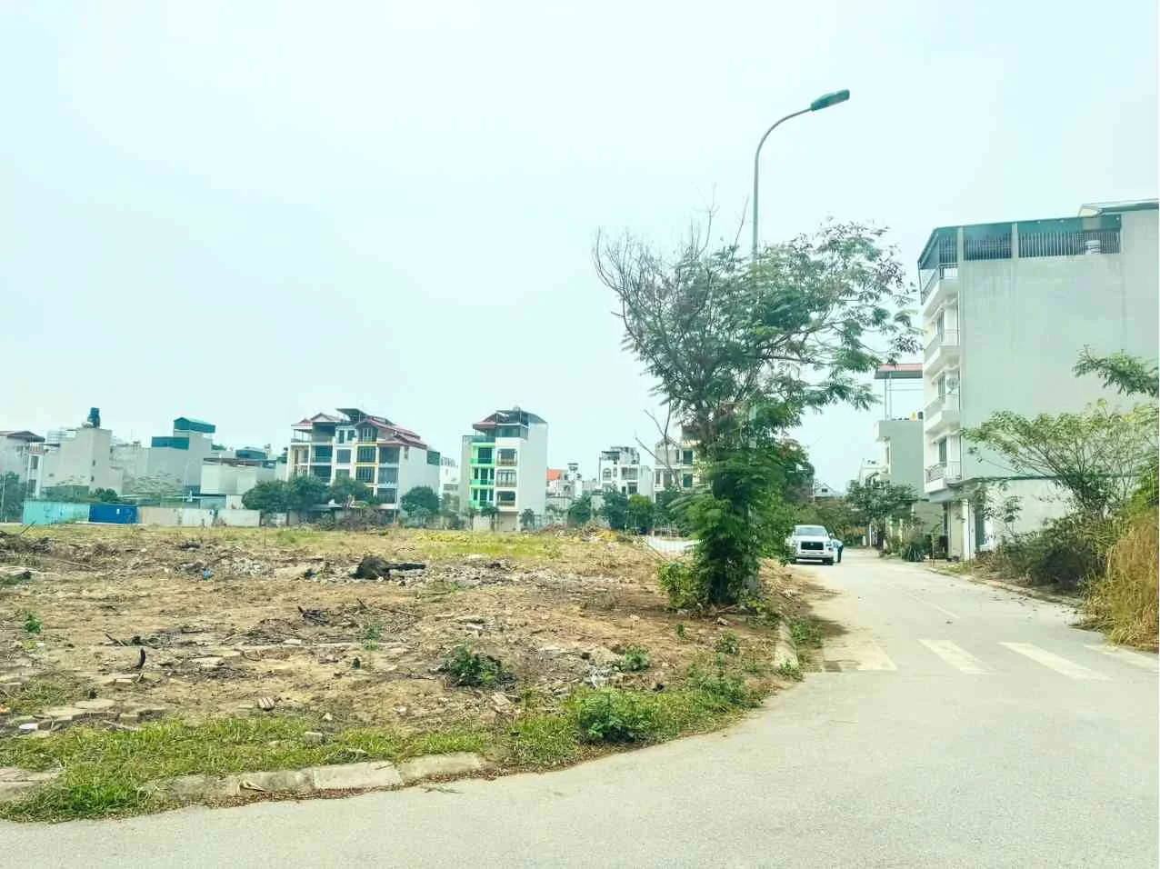 Bán đất Gia Lâm 80m2 mặt tiền 5,26m View vườn hoa đường to vỉa hè rộng. Giá Đầu Tư